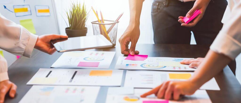 why use an app for tracking tasks
